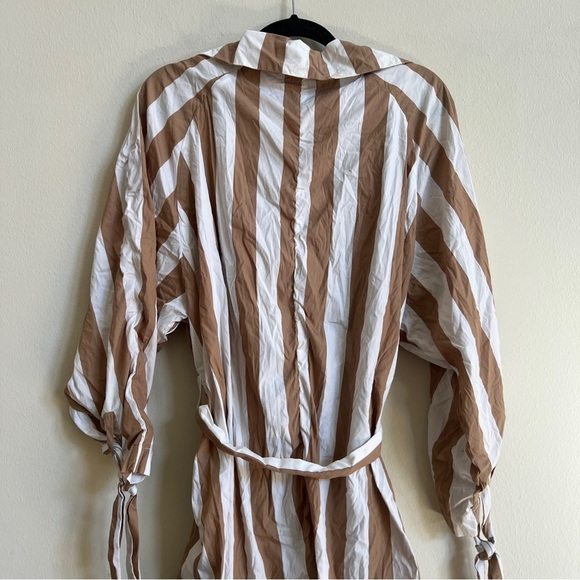 Mr Larkin Ahinaa Striped Tan and White light weight long coat. Size Medium - Picture 9 of 9